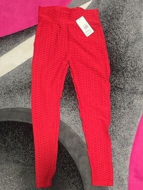 Womens Red Textured Leggings